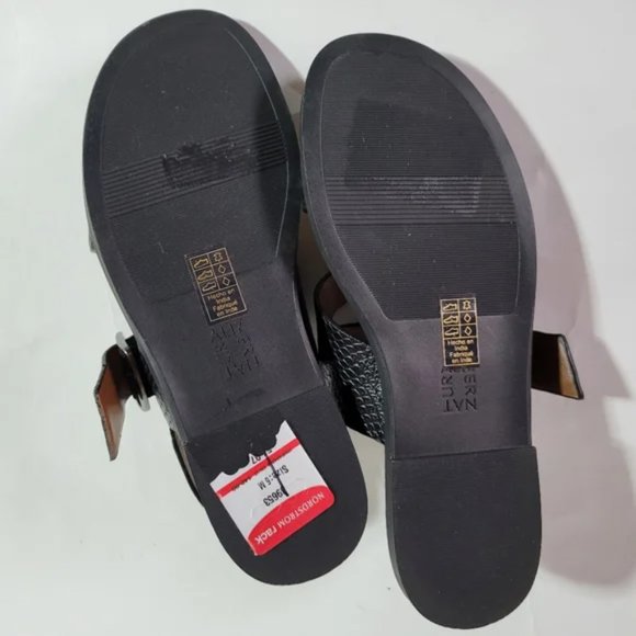 Naturalizer black embossed strappy buckle sandals 6 nwt - Picture 3 of 3